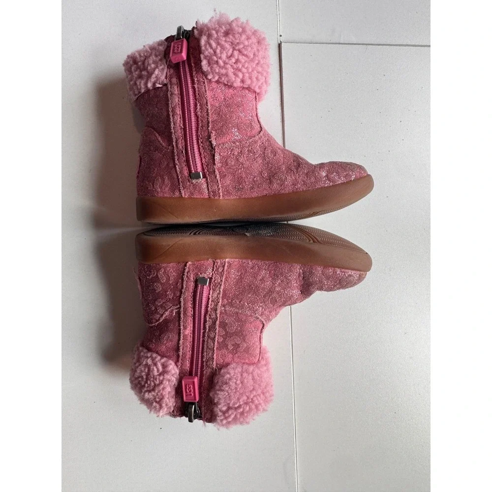 UGG Girls‎ Pink Glitter Shearling Boots Size 6 Youth Warm Winter Zip